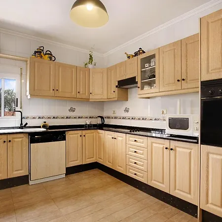 Abundia House كاليتا ذي فوستي