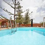 Abundia House